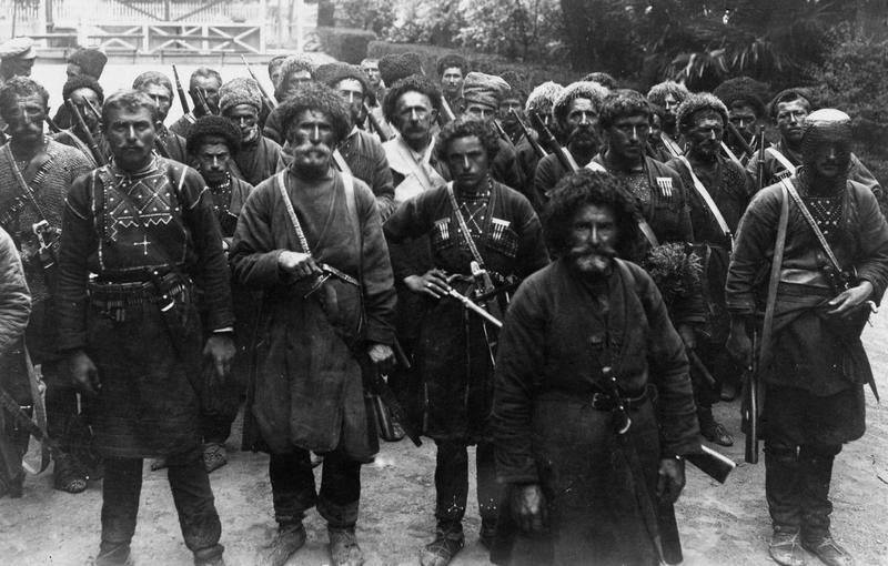 khevsurs-in-tbilisi-in-1920 (1).jpg